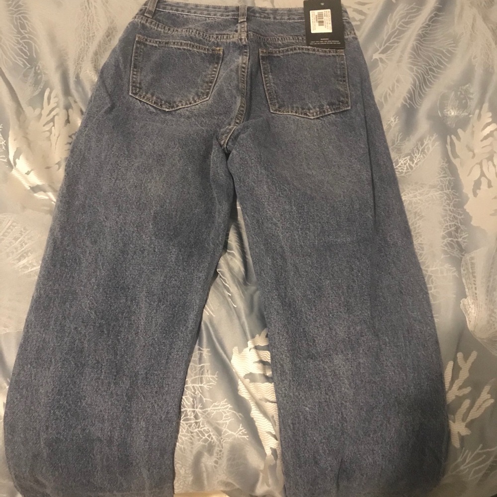 Pretty Little Thing Open Knee Mom Jeans - Picture 6 of 7